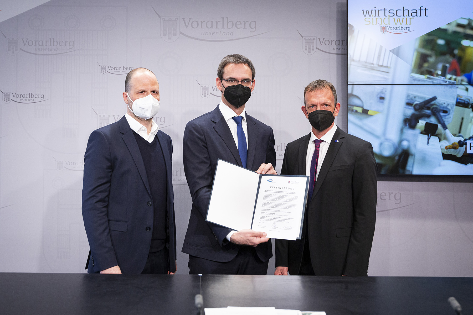 LH Wallner: „Massive Investitionen, um Arbeitsmarkt weiter zu festigen“